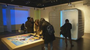 Bagaimana AI Mengubah Pameran dan Museum Interaktif